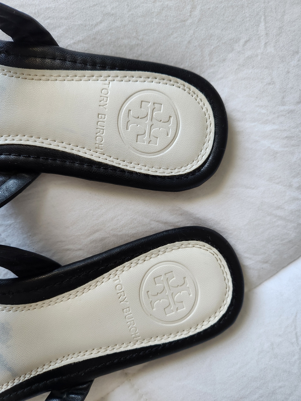 Tory Burch Black and White Logo Thong Sandals - Picture 4 of 6